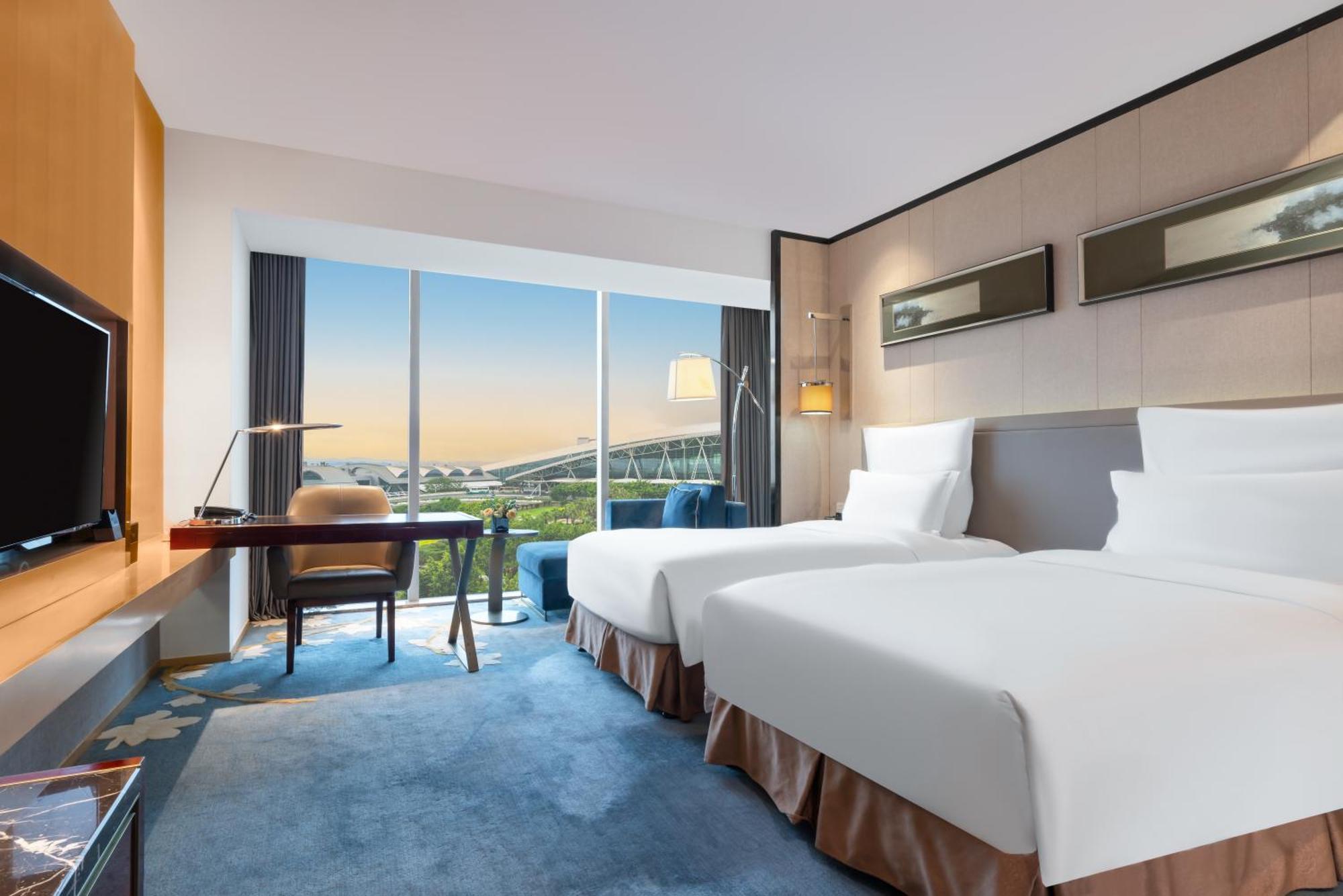 Pullman Guangzhou Baiyun Airport Hotel Bagian luar foto
