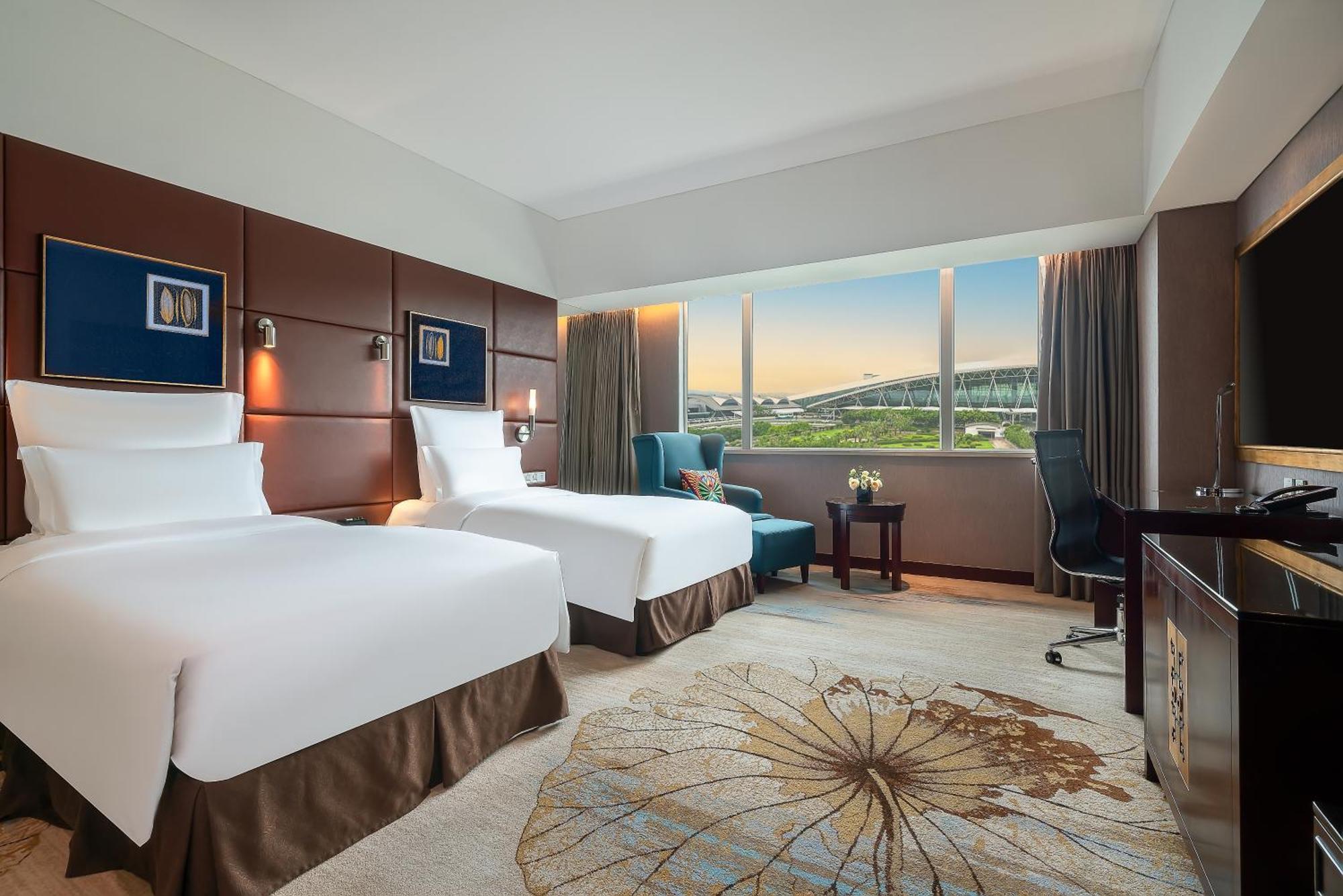 Pullman Guangzhou Baiyun Airport Hotel Bagian luar foto